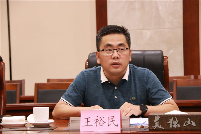 凯永董事长胡凯照片_鸿星尔克董事长(2)
